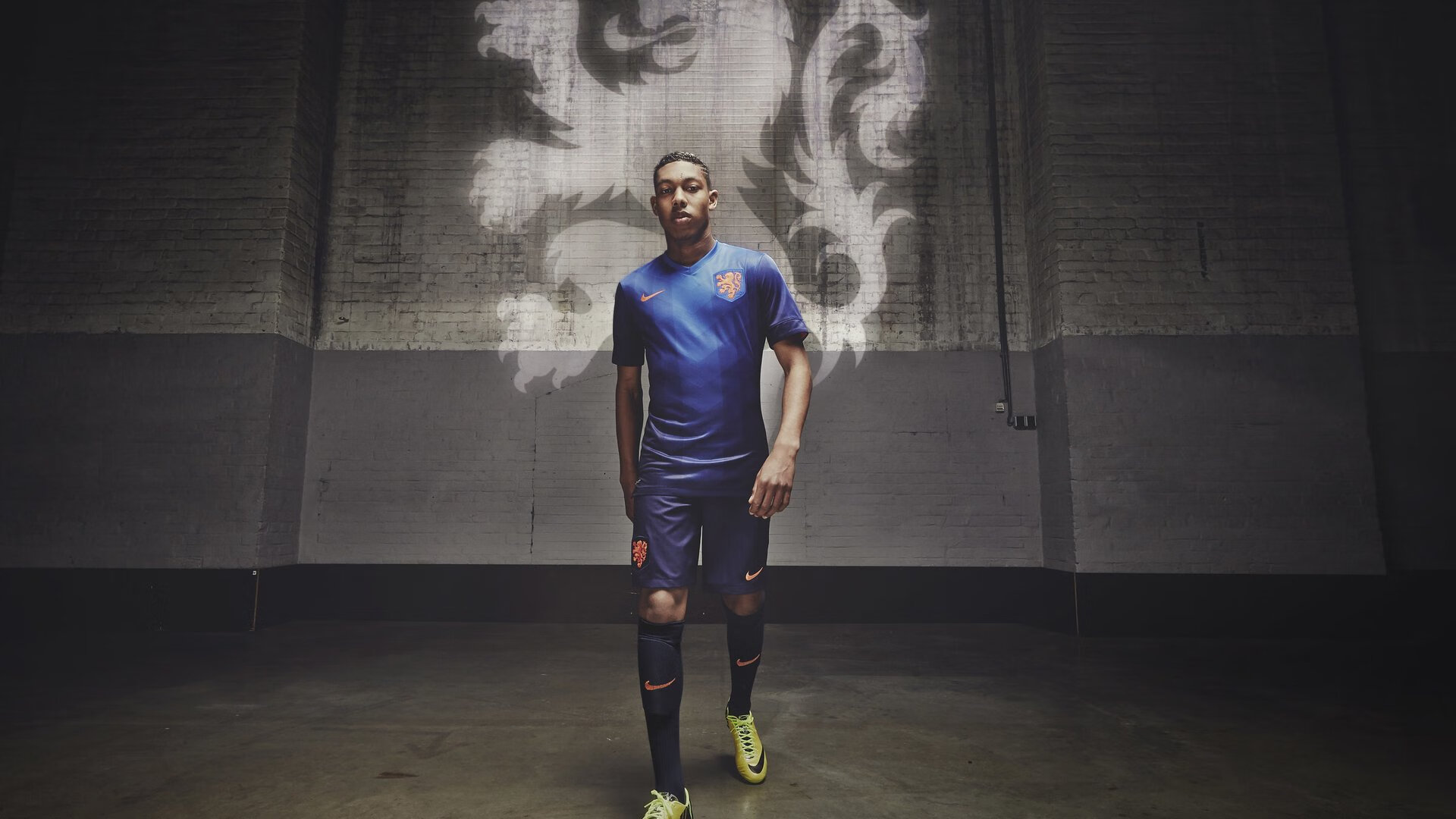 英超激烈冲刺:每场都精彩绝伦,悬念不断!,英超现场